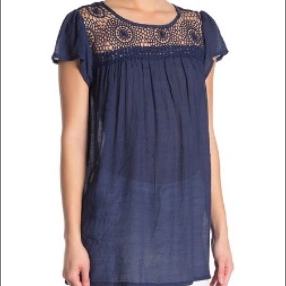 Crochet Trim Short sleeve blouse - Picture 2 of 10